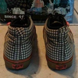 vans chukka boot on feet